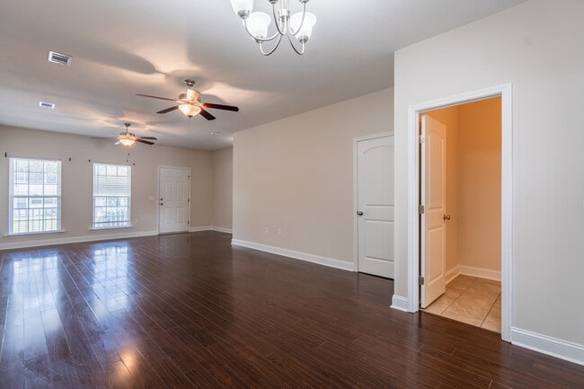 Building Photo - 503 Bradwell St