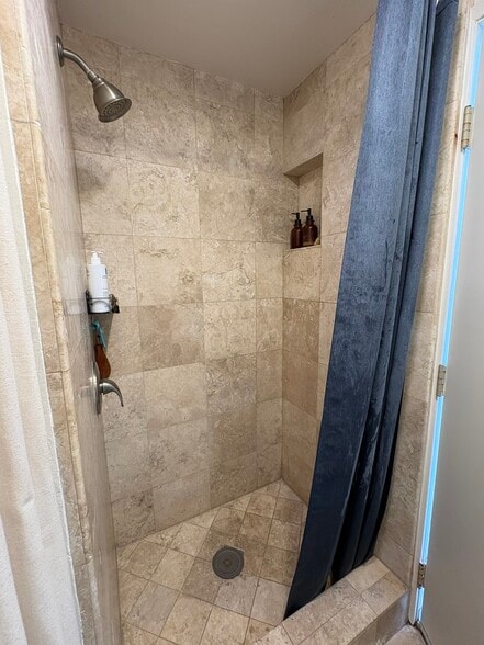 Building Photo - 5312 Seashore Dr