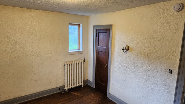 Building Photo - Four Bedroom Single Family home in Derreck...