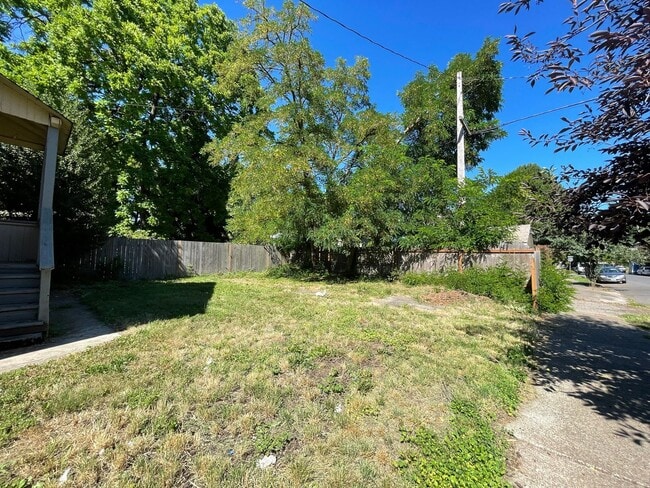 Building Photo - Boise Home with Large Basement, Yard, New ...