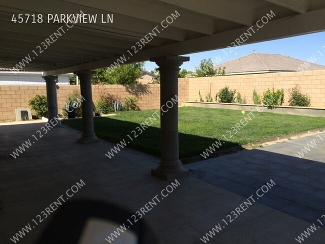 Building Photo - 45718 Parkview Ln