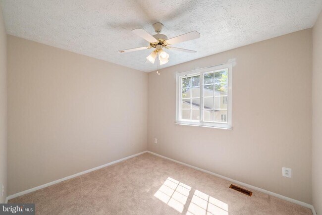 Building Photo - 1103 Burwick Dr
