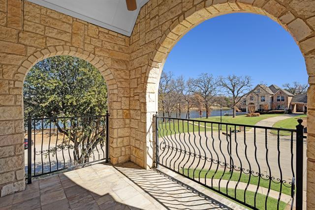 Building Photo - 1004 Drake Dr