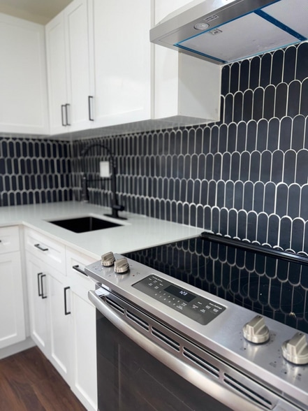 Building Photo - 320 University Blvd E