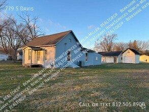 Building Photo - 2 Bedroom House in Clinton, IN