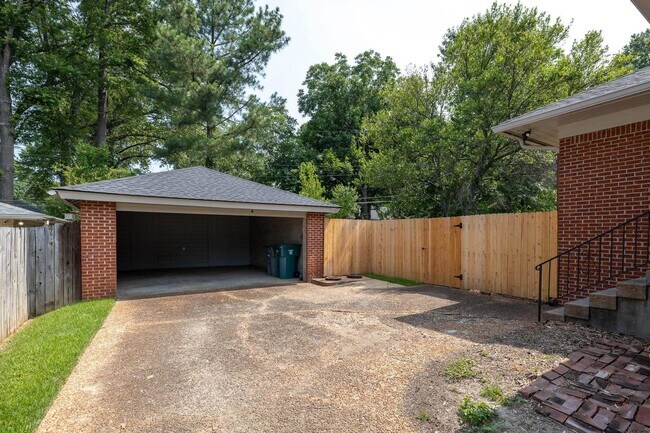 Building Photo - 5208 Gwynne Rd