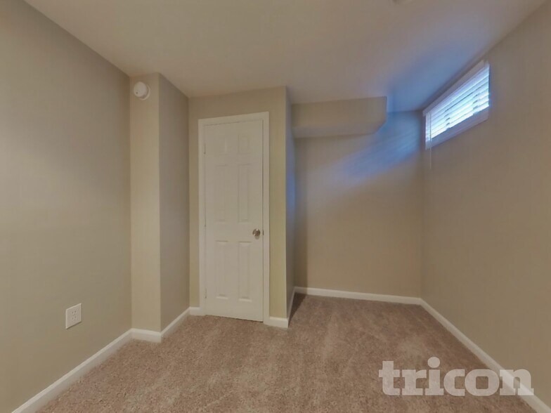 Building Photo - 7904 Bardwell Ct