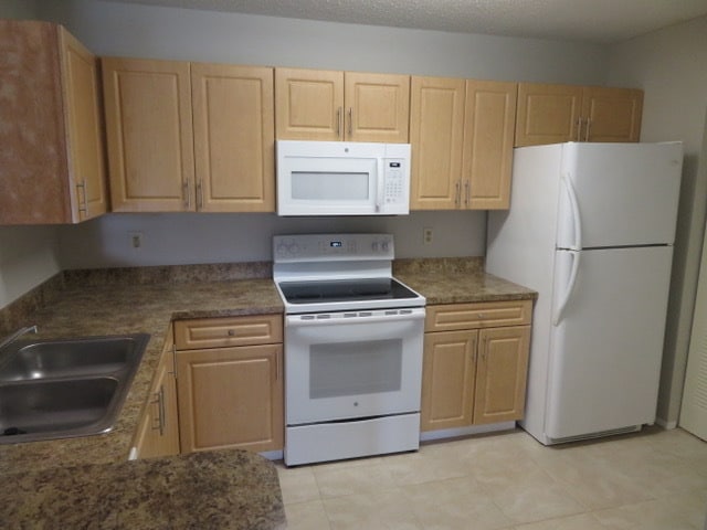 Building Photo - Great unit in Coral Springs