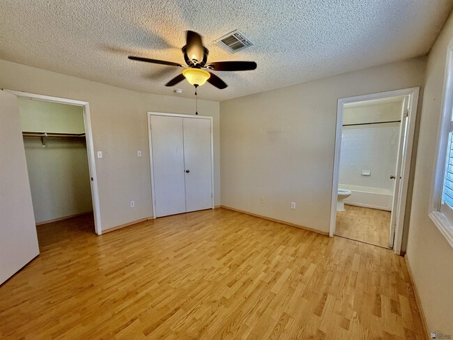 Building Photo - 2783 W 29th Ln