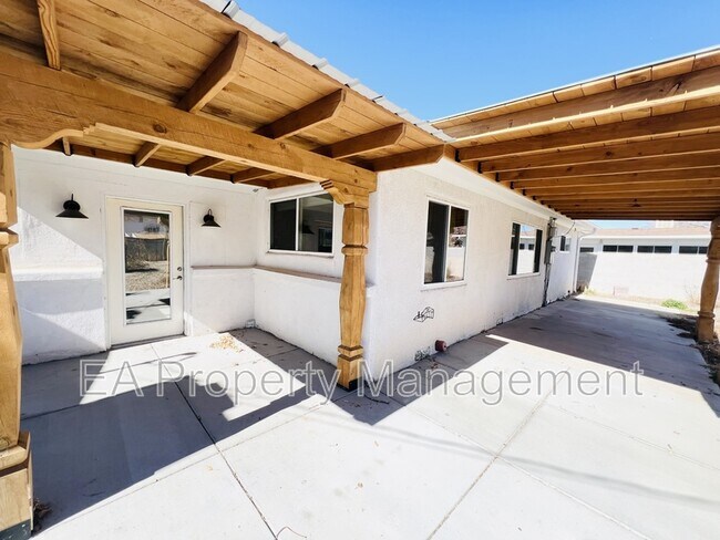 Building Photo - 1208 Alcazar St NE