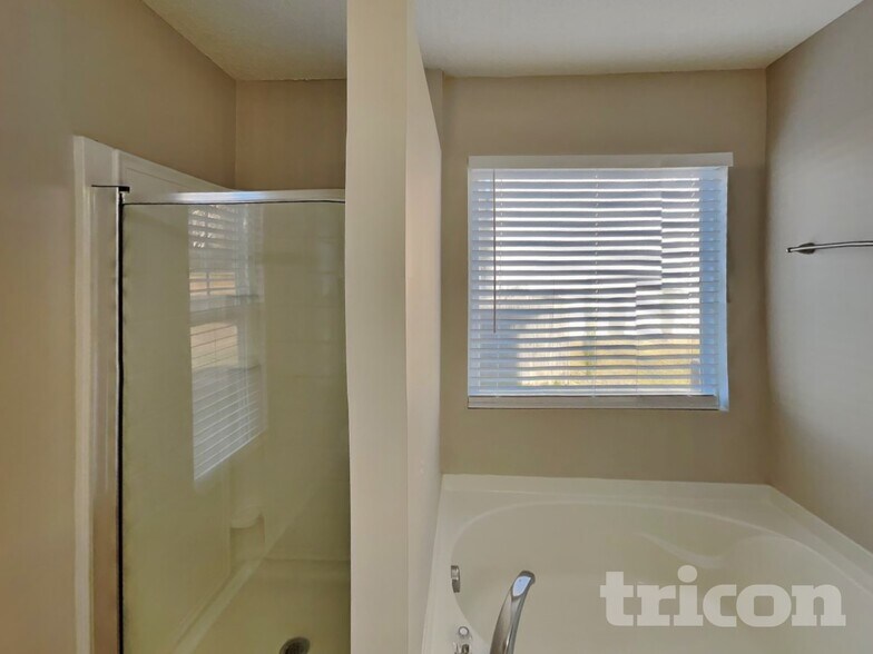 Building Photo - 933 Mailwood Dr