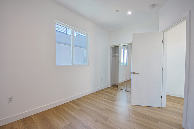 Building Photo - 11441 Hatteras St