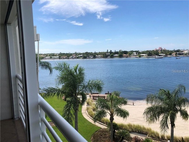 Building Photo - 6081 Bahia Del Mar Cir