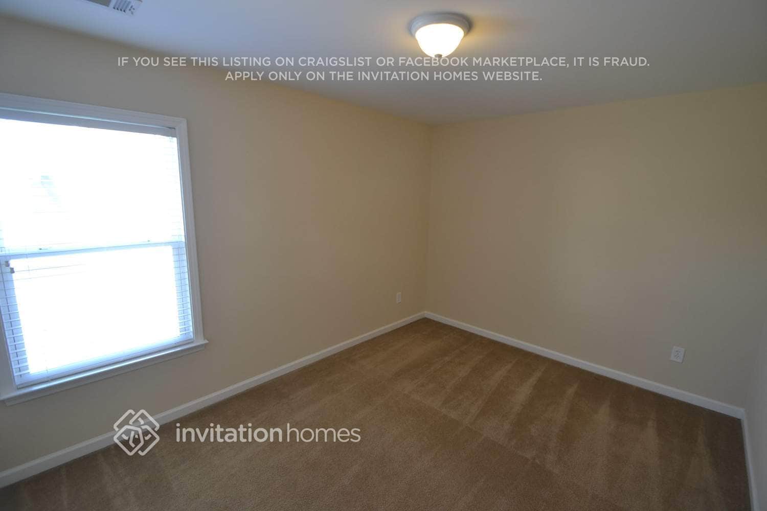 Building Photo - 404 N Hampton Trail