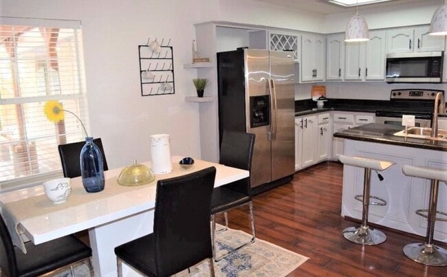 Building Photo - Perfect Fit, Perfect Home In McAllen!