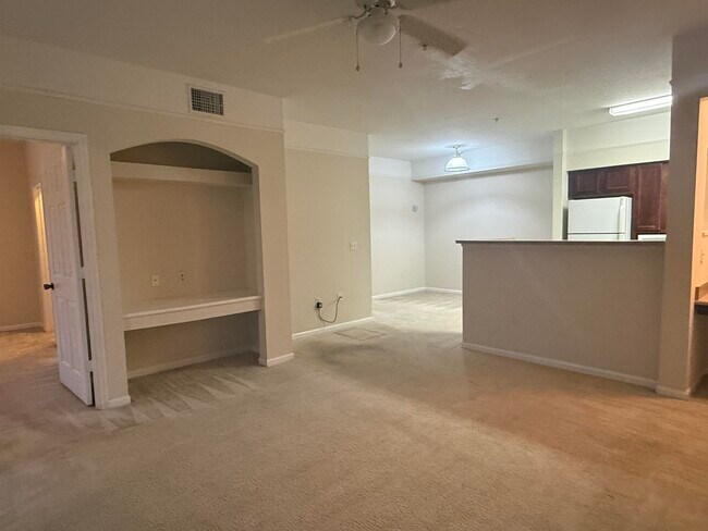 Building Photo - 2801 Chancellorsville Dr