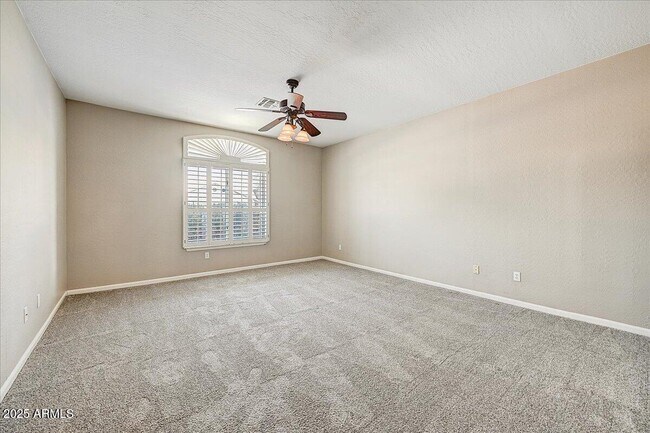 Building Photo - 13383 W Alvarado Dr