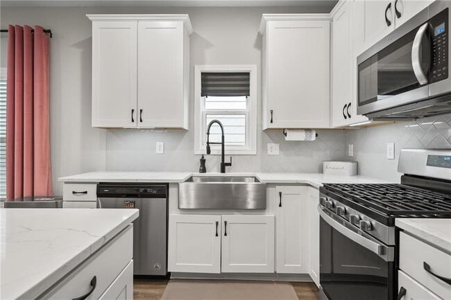 Building Photo - 2047 Drew Dr