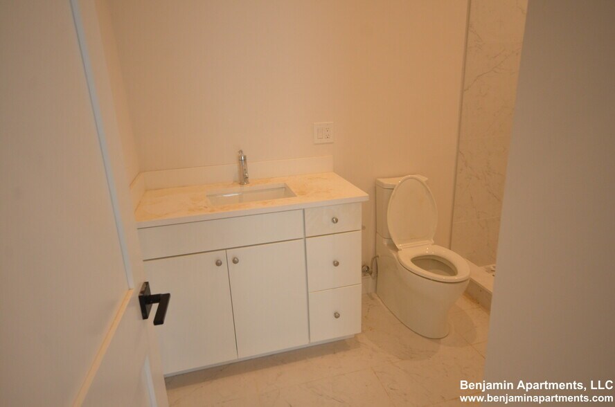 Building Photo - 16-18 Highgate St. Unit 102