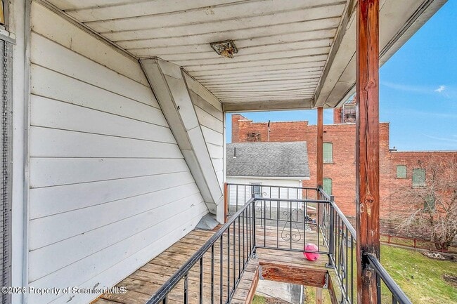 Building Photo - 402 Scott St