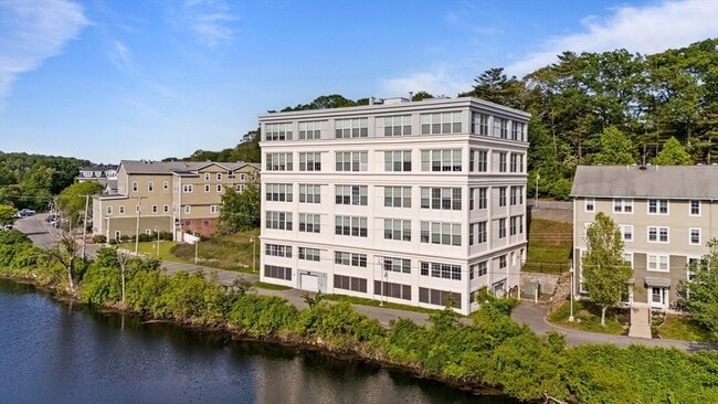 Building Photo - 24 Cobblestone Ln