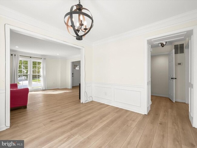 Building Photo - 8806 Admiral Dr