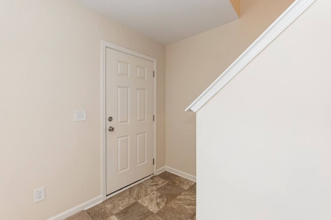 Building Photo - Move In Ready Lillington Home!