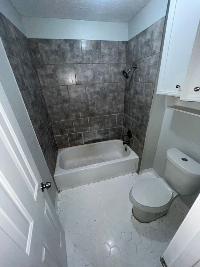 Building Photo - 1426 Tracewood Dr