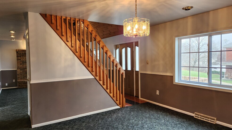 Building Photo - 1815 N 6th Ave