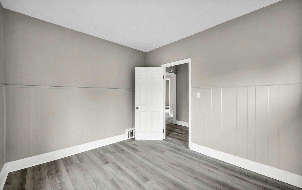 Building Photo - 2023 Robin St