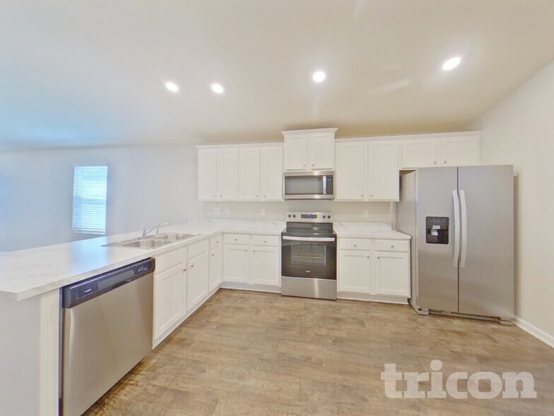 Building Photo - 8430 Cape Fox Dr