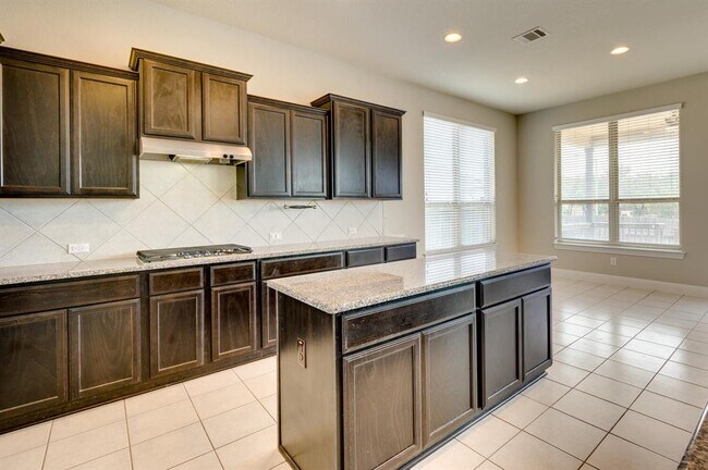 Building Photo - 845 Richardson Ln