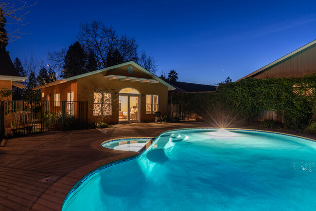 Pool and Detached ADU - 9821 Dawn Way