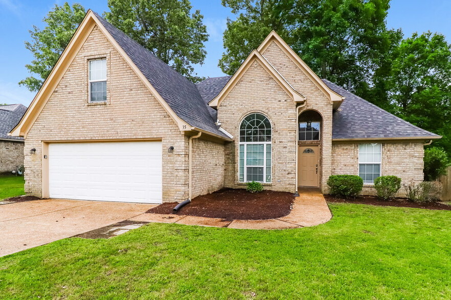 Building Photo - 35 Lakewood Cove