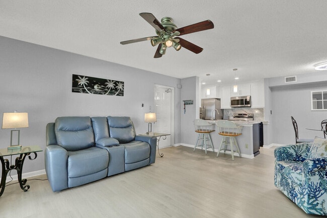 Building Photo - 2516 SE Anchorage Cove