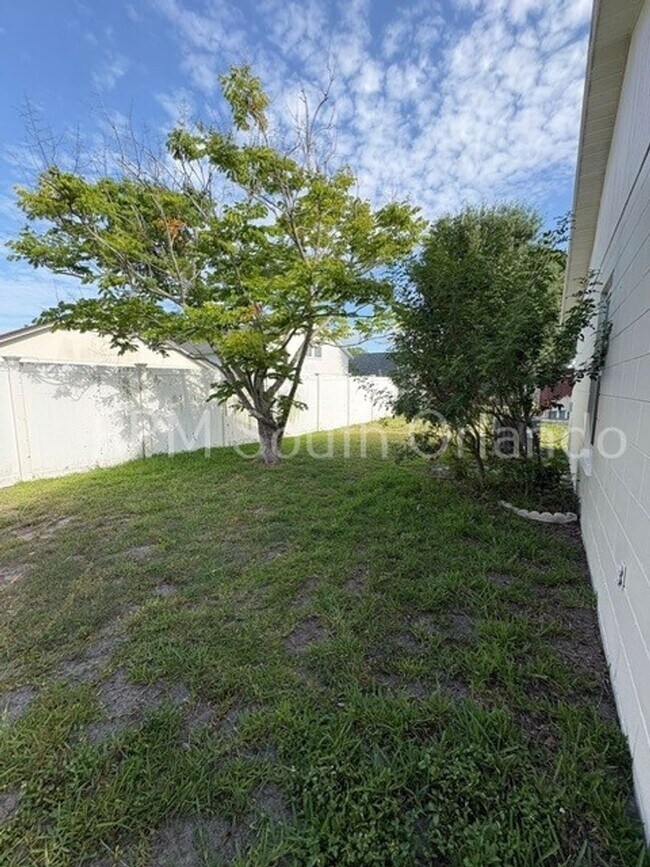 Building Photo - 3 Bedroom, 2 Bath Home Near Orlando International Airport in Meadows of Boggy Creek