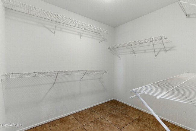 Building Photo - 11546 W Schleifer Dr
