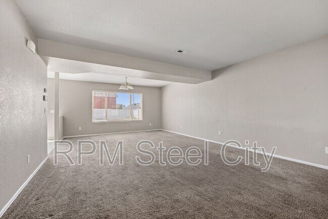 Building Photo - 2238 Meadowlark Ln