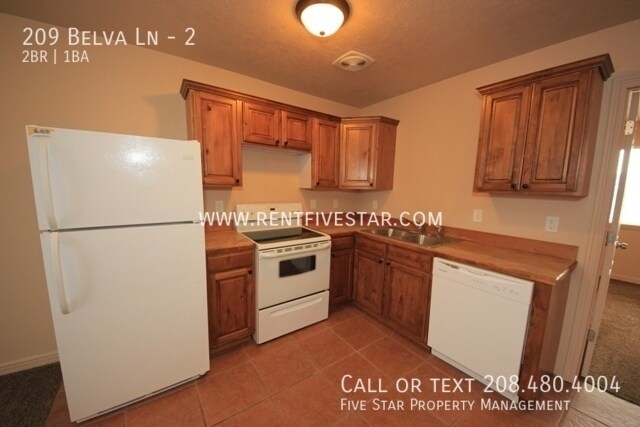 Building Photo - 209 Belva Ln