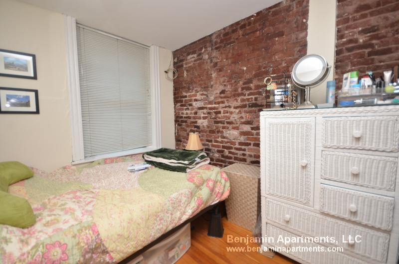 Building Photo - 48 Garden St