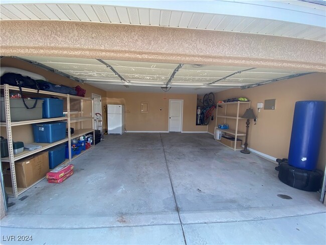 Building Photo - 1005 E McKnight Ave