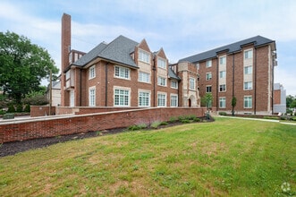 Building Photo - Revive 318