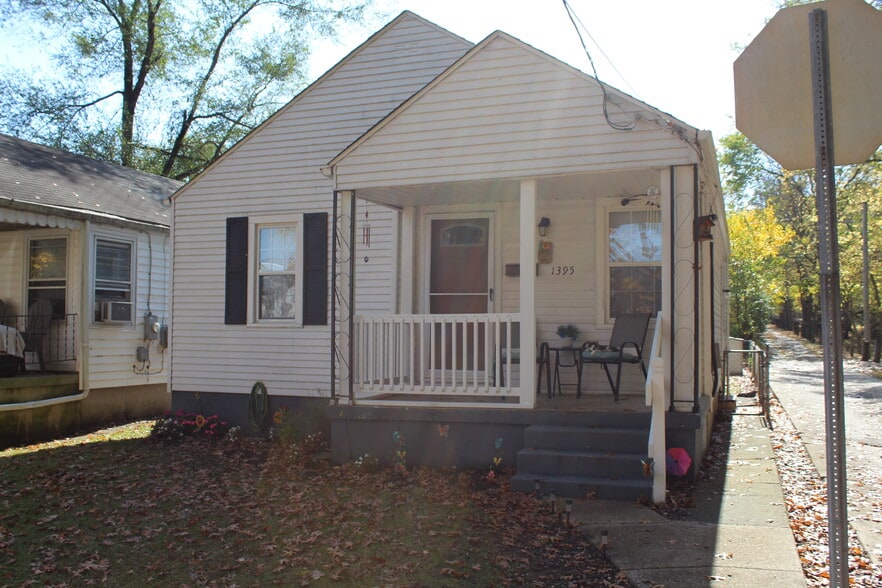 Building Photo - 1395 Ross Ave