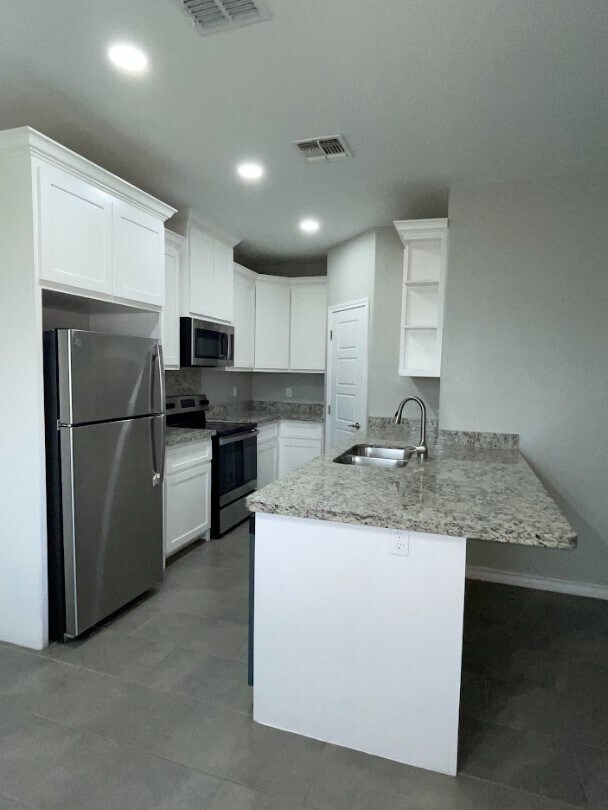 Building Photo - 121 Mimosa St