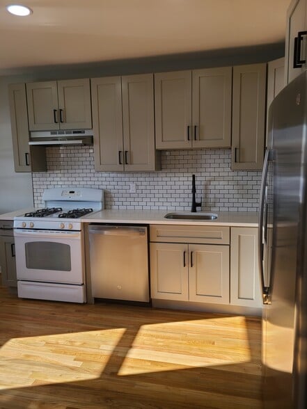 Kitchen - 77 Shepherds Ln