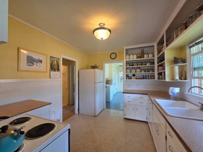 Building Photo - Adorable 2 bedroom house for rent in quiet...