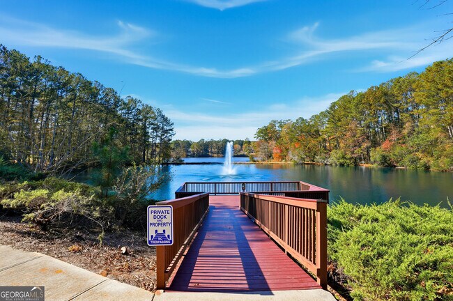 Building Photo - 405 Chadwick Cmns