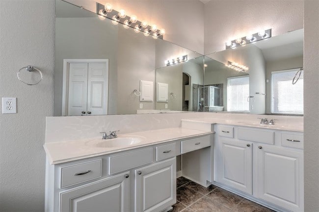 Building Photo - 17106 Tupelo Garden Cir