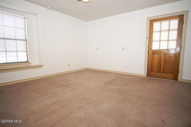 Building Photo - 1808 Gurss Pl