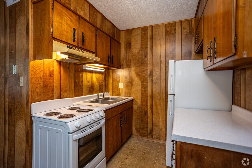 2BR, 1BA - 800SF - Kitchen - East Court Apartments
